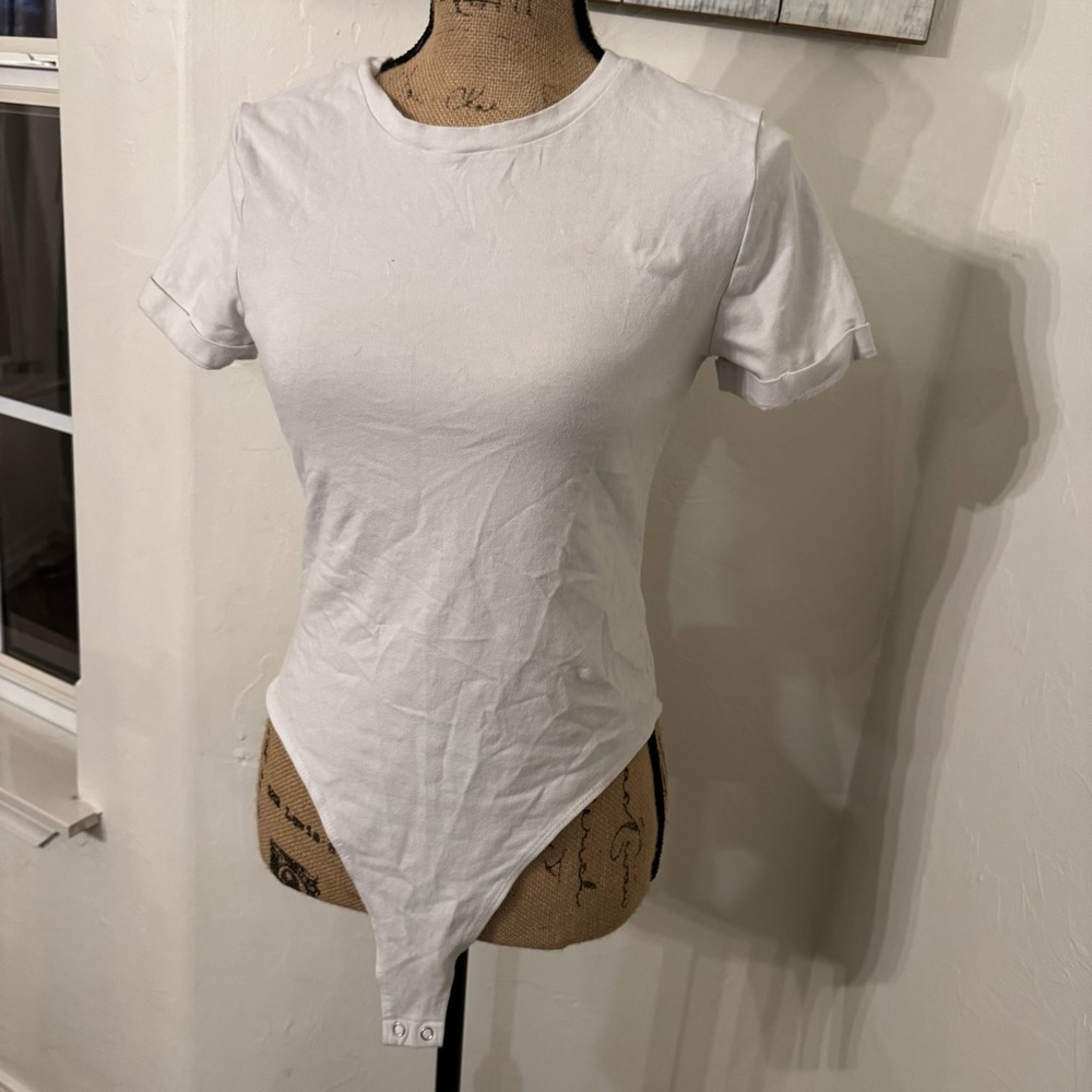 Forever 21 White Fitted Short Sleeve Bodysuit